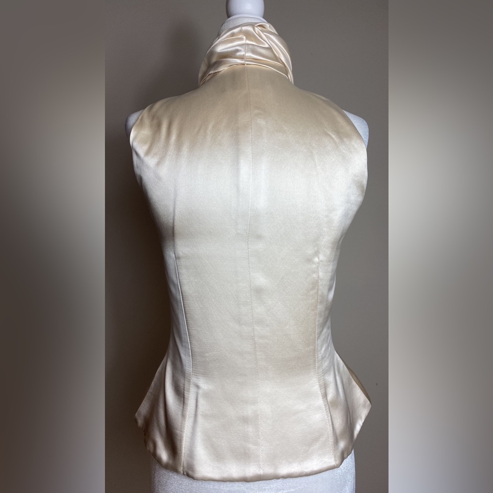 CHANEL Champagne Silk Sleeveless Blouse - Picture 4 of 9